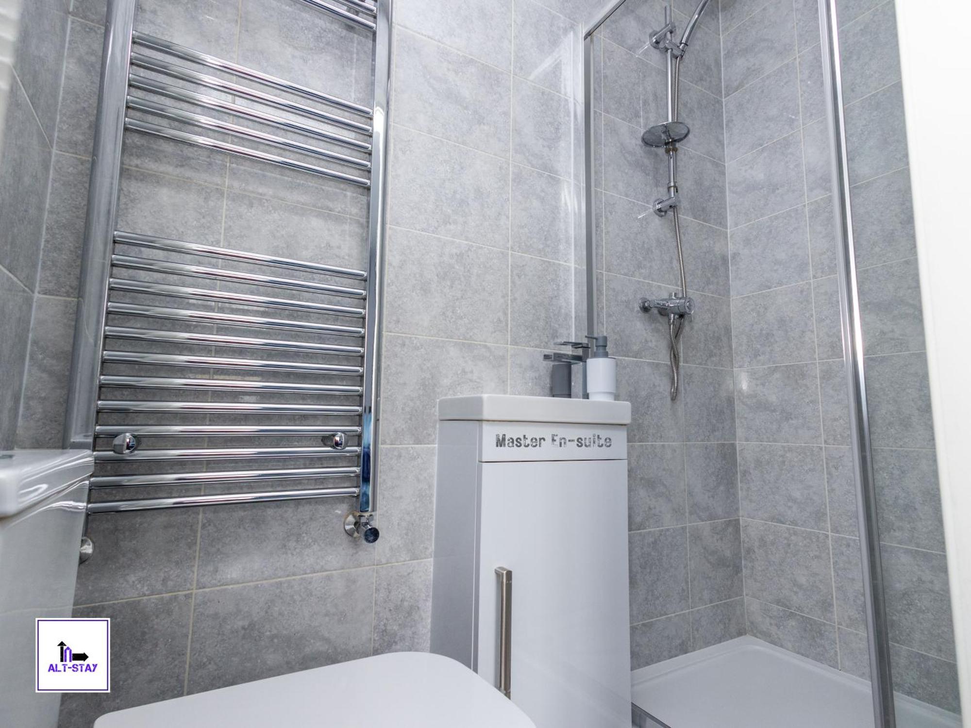 Alt-Stay West Leeds - 3 Bed - 10 Percent Off Monthly - Contractors, Insurance, Relocation - Long Stays Welcome * Leeds (West Yorkshire)