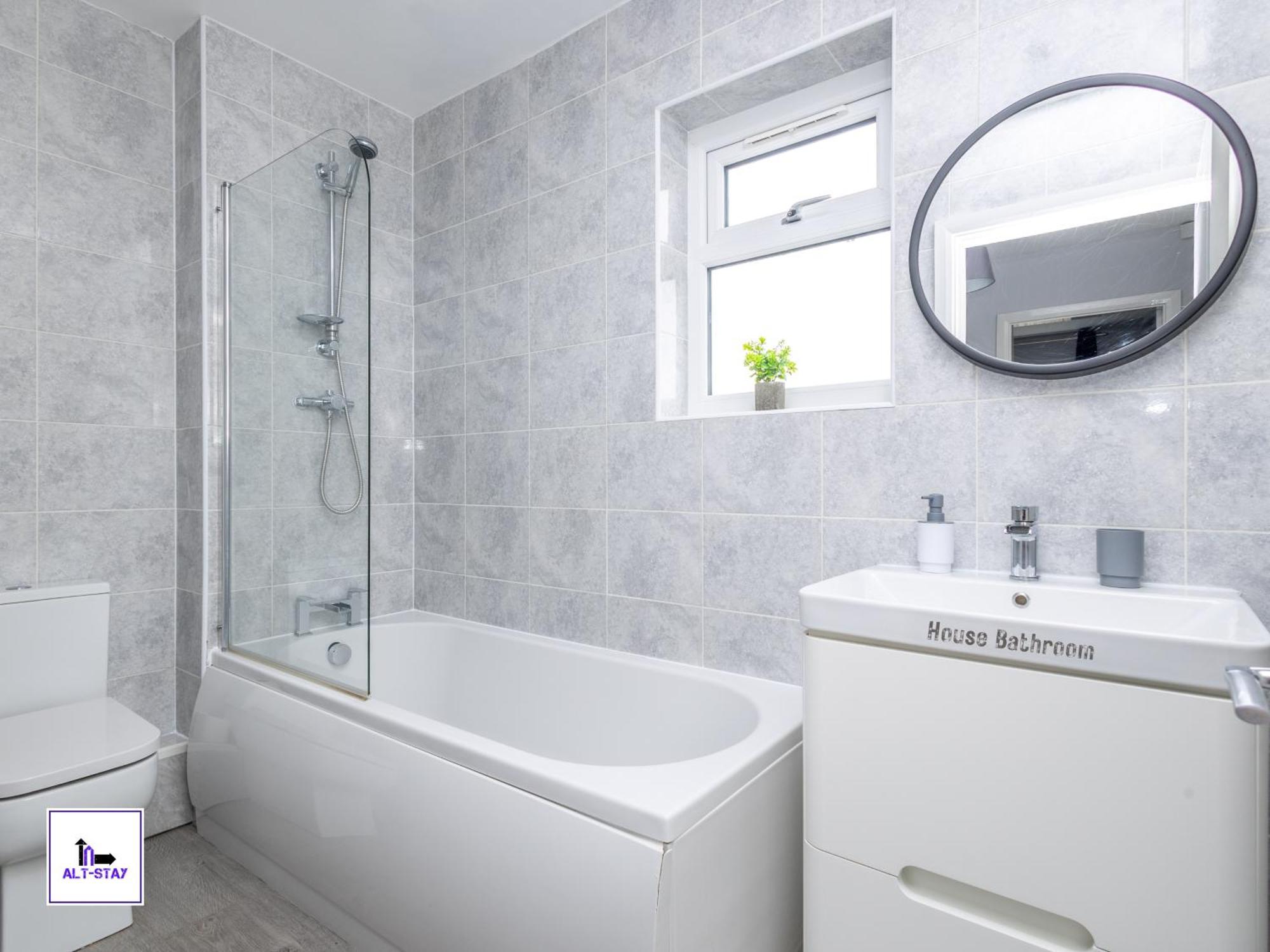 Alt-Stay West Leeds - 3 Bed - 10 Percent Off Monthly - Contractors, Insurance, Relocation - Long Stays Welcome Leeds (West Yorkshire)