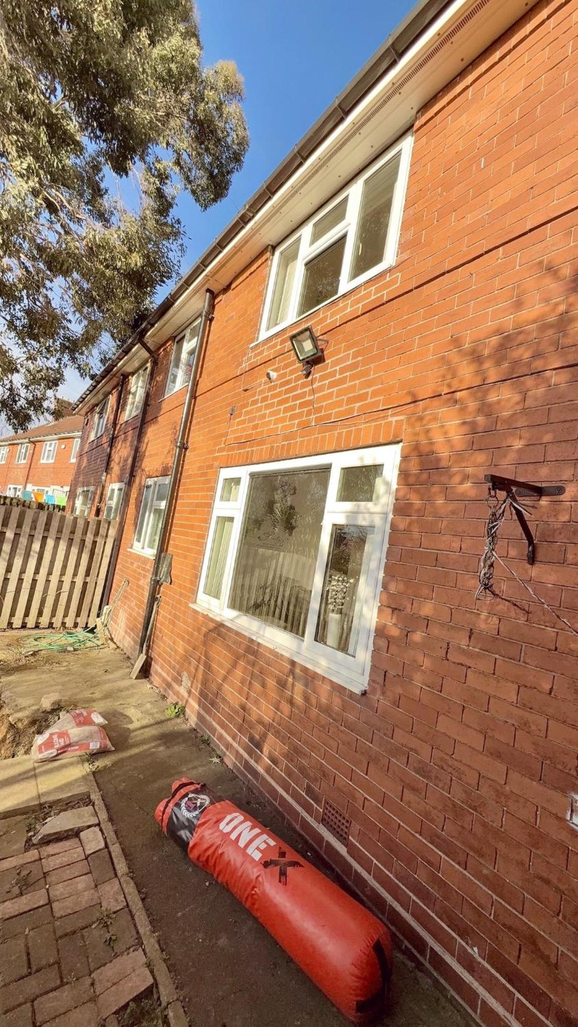 4 Spacious Bedroom House Seacroft With A Drive * Leeds (West Yorkshire)