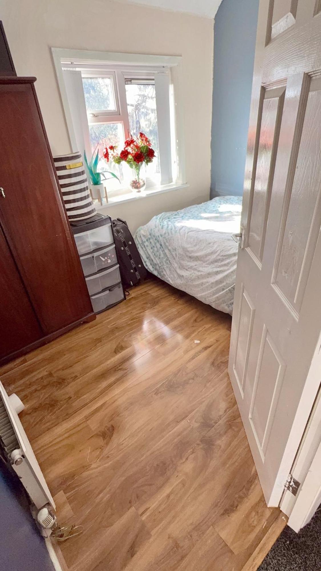 Villa 4 Spacious Bedroom House Seacroft With A Drive Leeds (West Yorkshire)