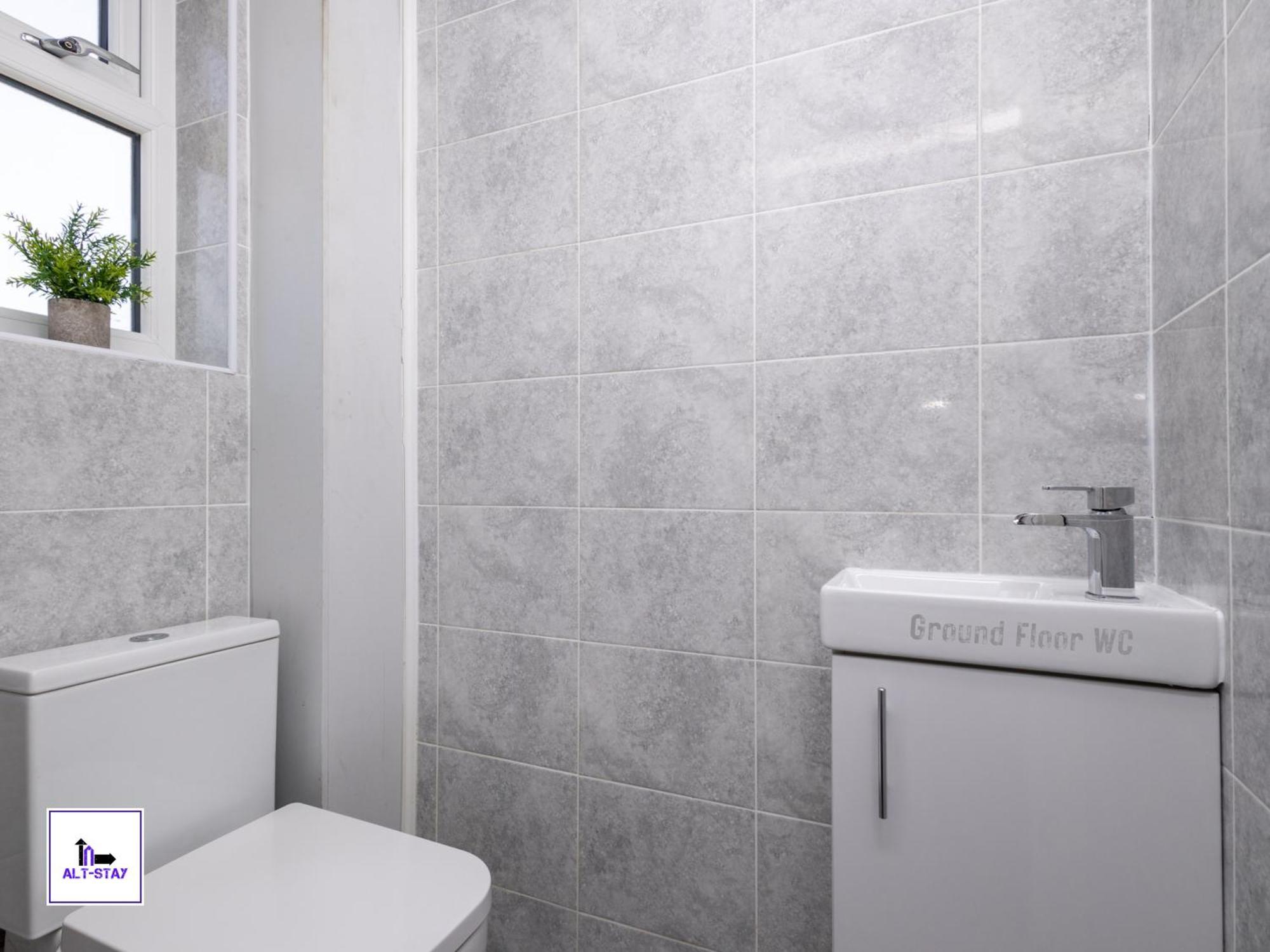 Alt-Stay Leeds West - 3 Bed - 10 Percent Off Monthly - Contractors, Insurance, Relocation - Long Stays Welcome *