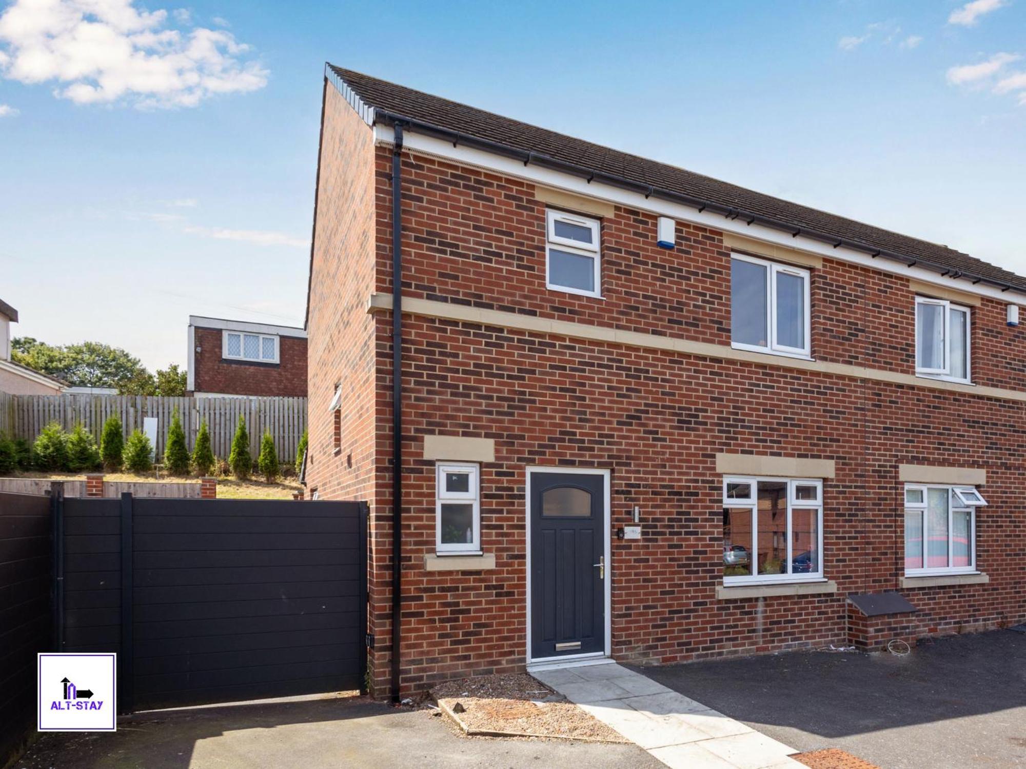 Alt-Stay Leeds West - 3 Bed - 10 Percent Off Monthly - Contractors, Insurance, Relocation - Long Stays Welcome *