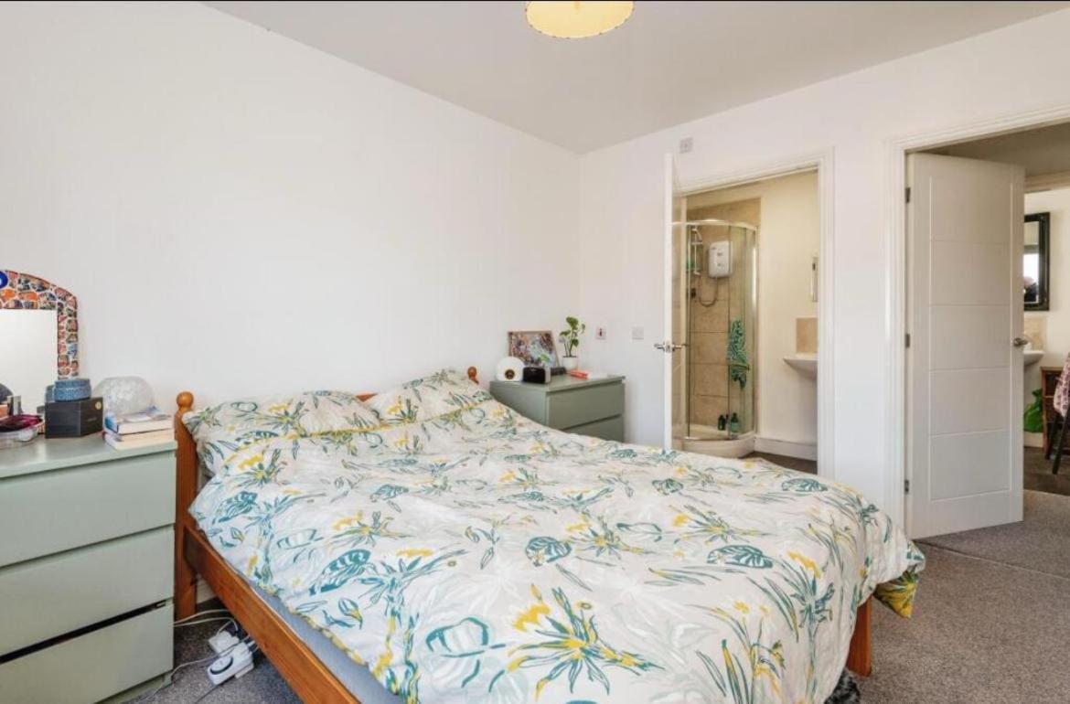 Modern 2bed - Free Parking - Great Location! Apartment