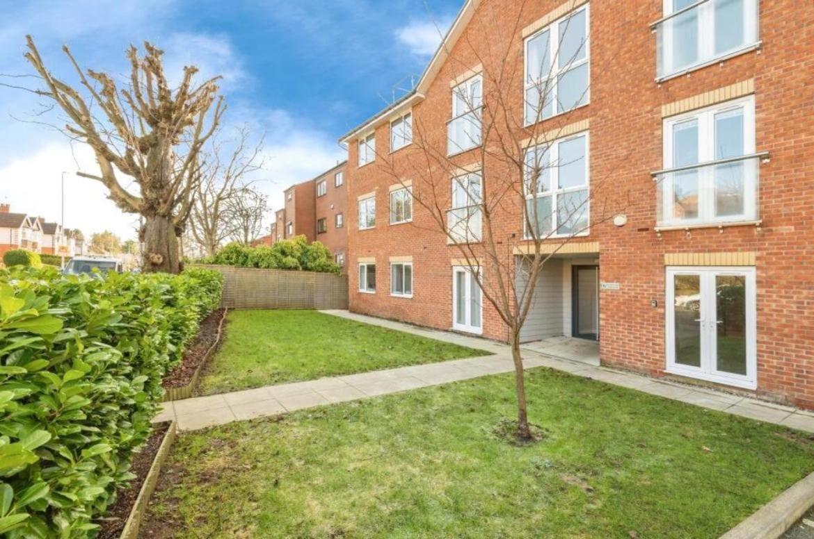 Modern 2bed - Free Parking - Great Location! *