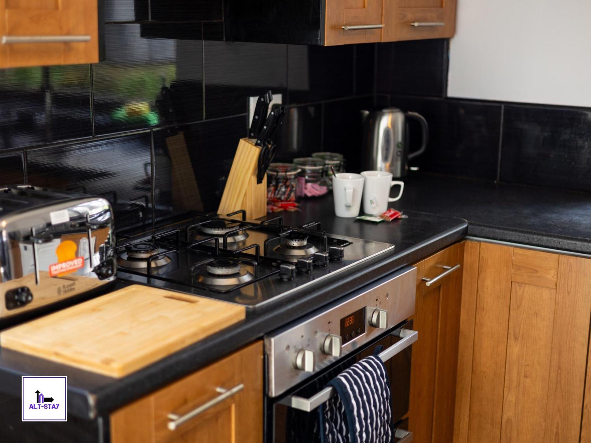 Alt-Stay Leeds South - 3 Bed - 10 Percent Off Monthly - Contractors, Insurance, Relocation - Long Stays Welcome Holiday home