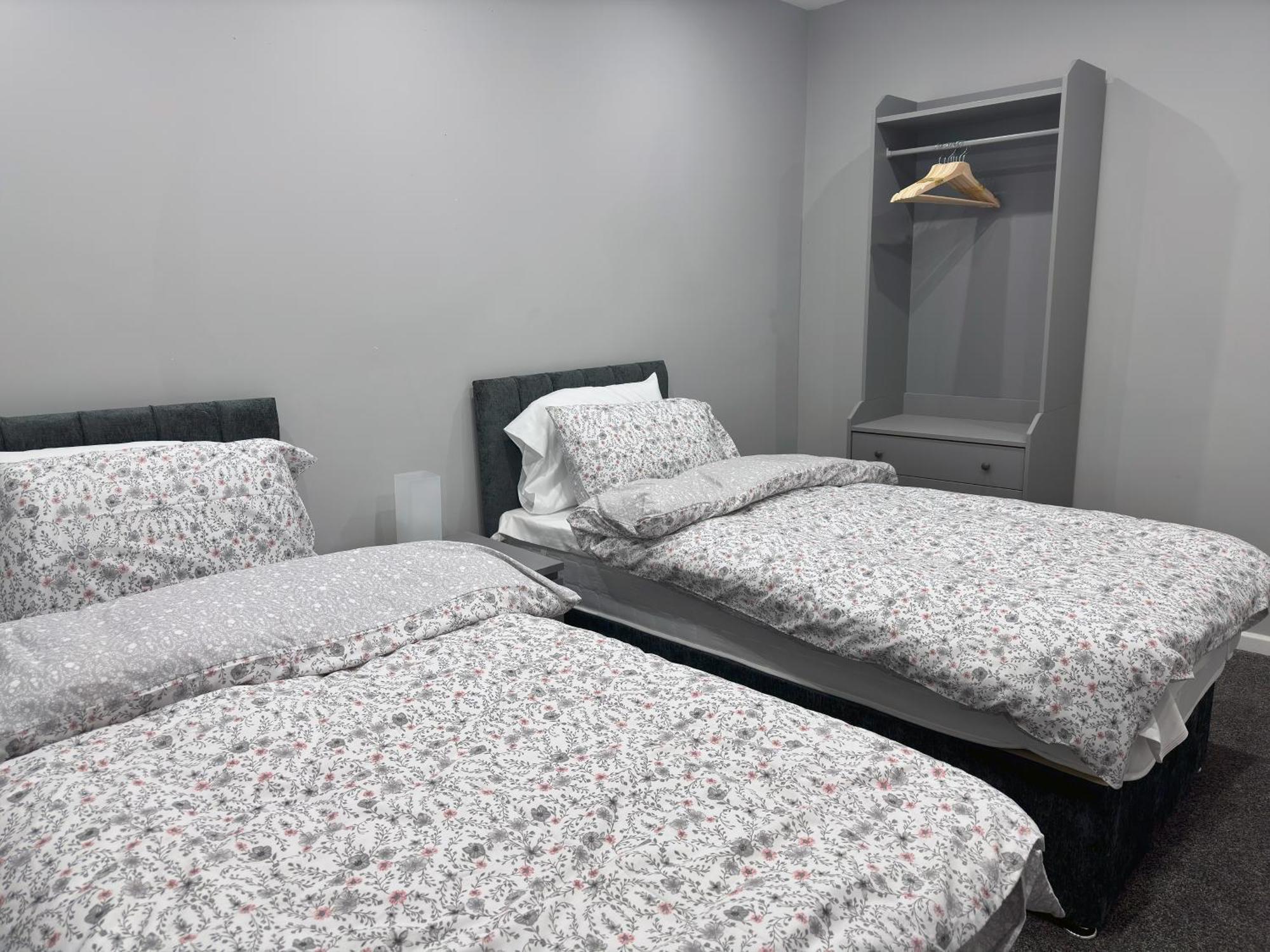 Apartment Modernised 4 Bedroom House Close To Centre, Kep *