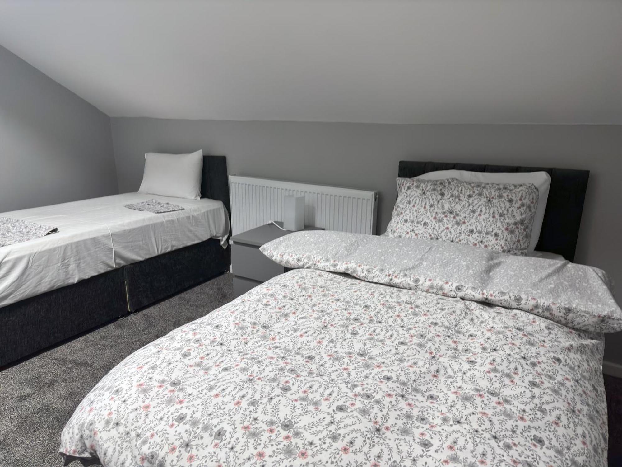 Modernised 4 Bedroom House Close To Centre, Kep Apartment Leeds (West Yorkshire)
