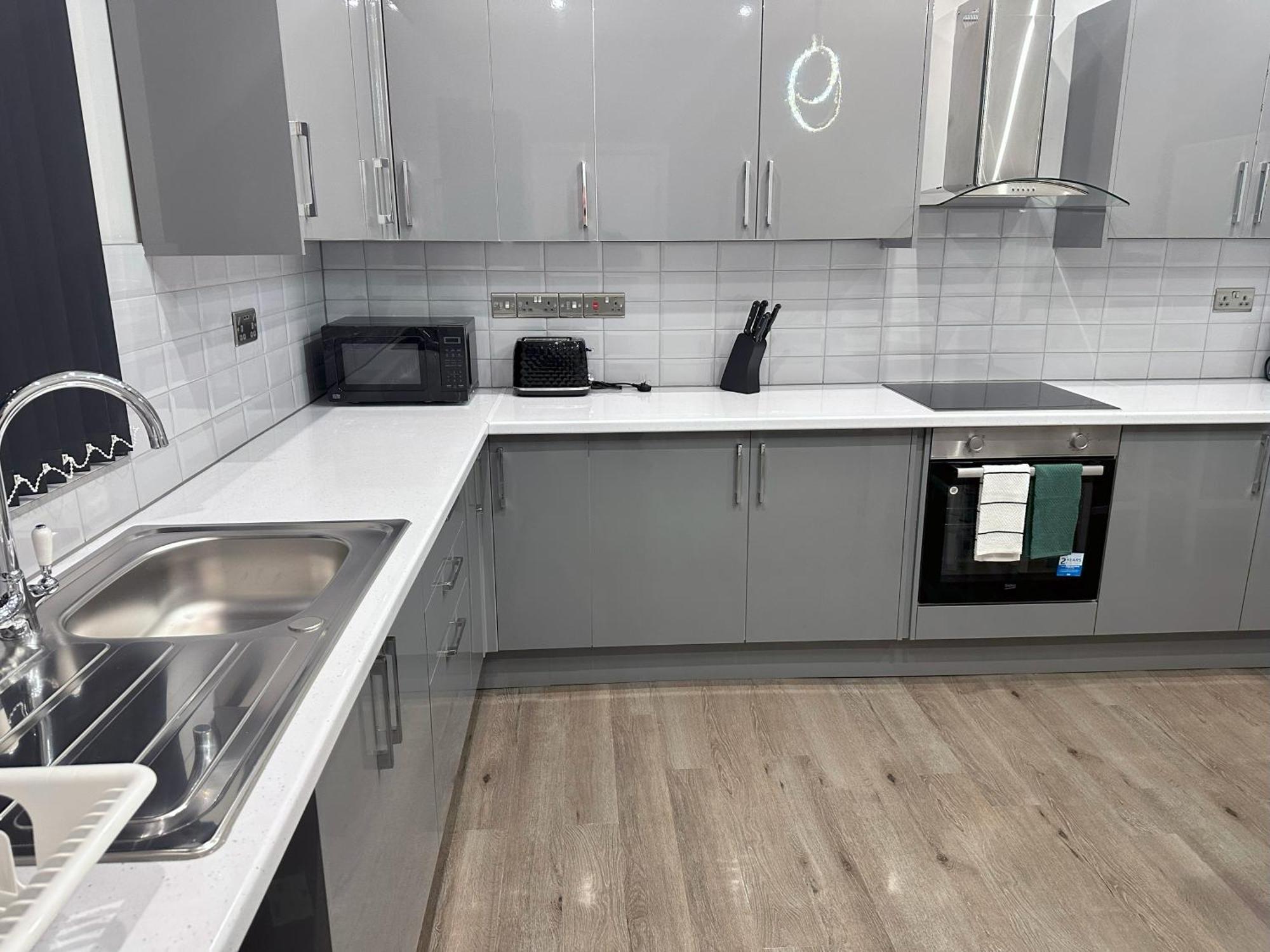 Modernised 4 Bedroom House Close To Centre, Kep Apartment