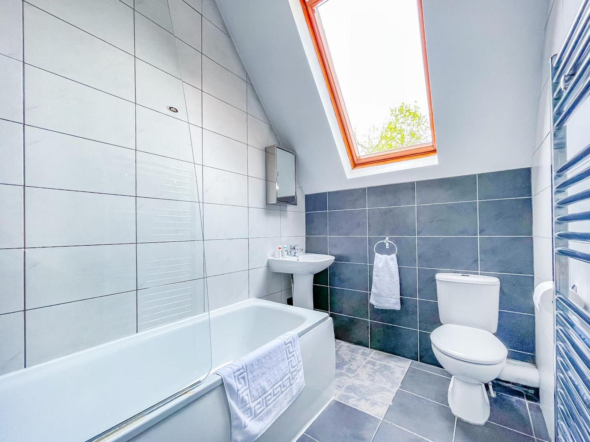 *rc9bc* For Your Relaxed & Cosy + Free Parking + Free Fast Wifi * Homestay Leeds (West Yorkshire)