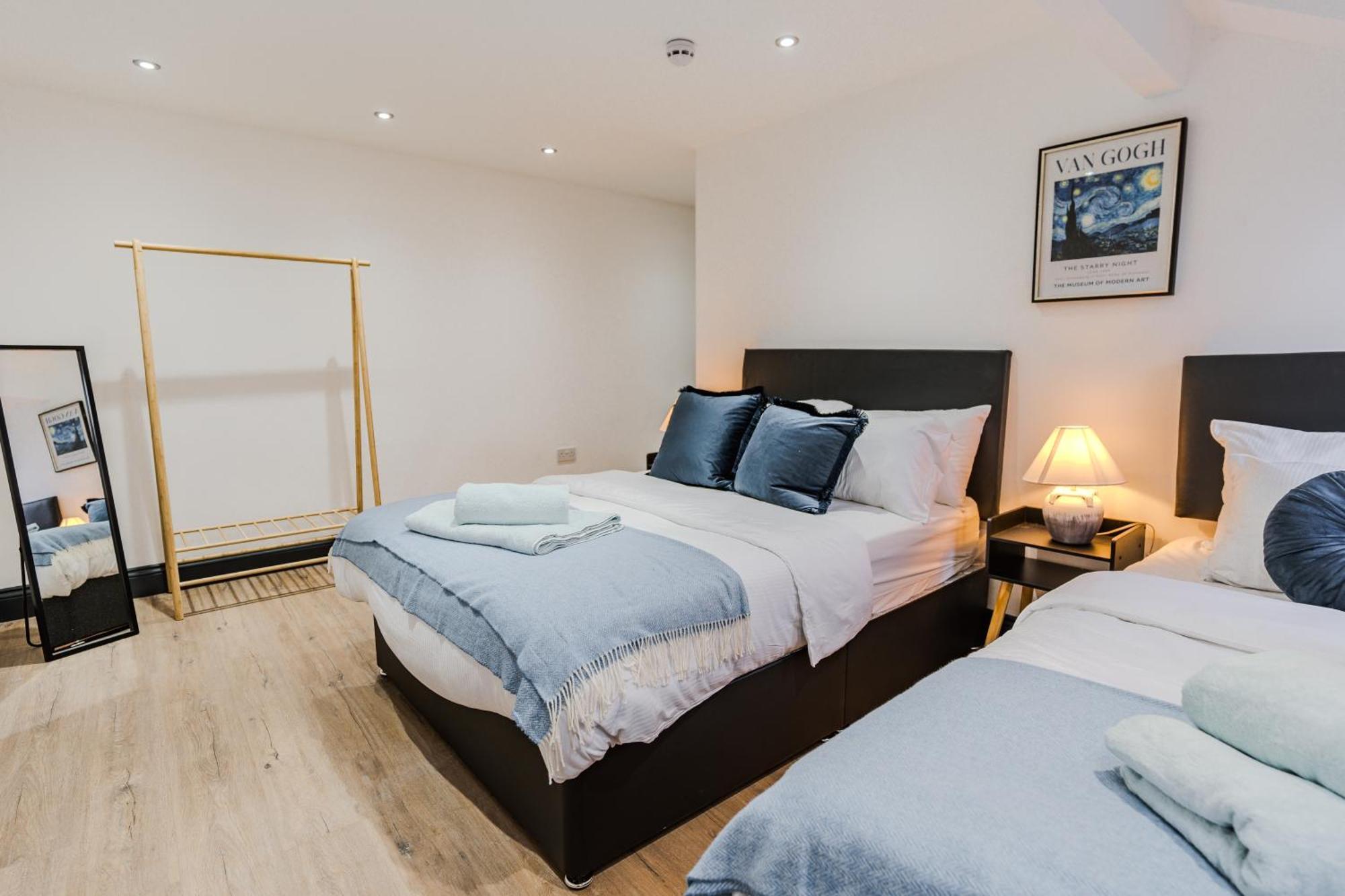 Stunning Skyview 2br Flat , Fast Wifi - Away From