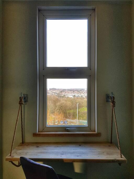 Self-contained Attic Flat, 15 Mins From The Centre