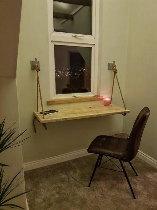 Apartment Self-contained Attic Flat, 15 Mins From The Centre Leeds (West Yorkshire)