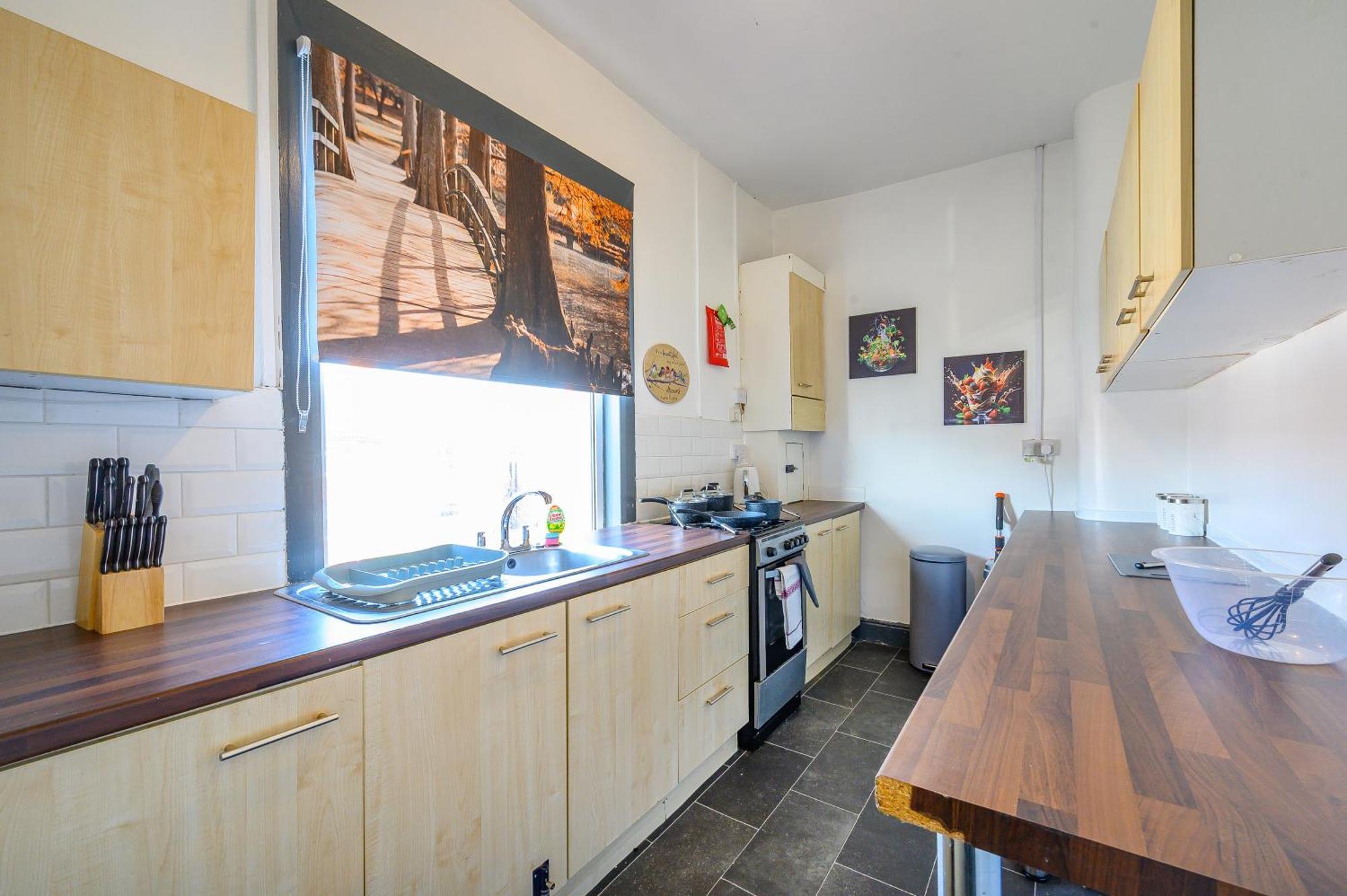 -ra27a- For Your Relaxed, Cosy Stay, Free Parking * Leeds (West Yorkshire)
