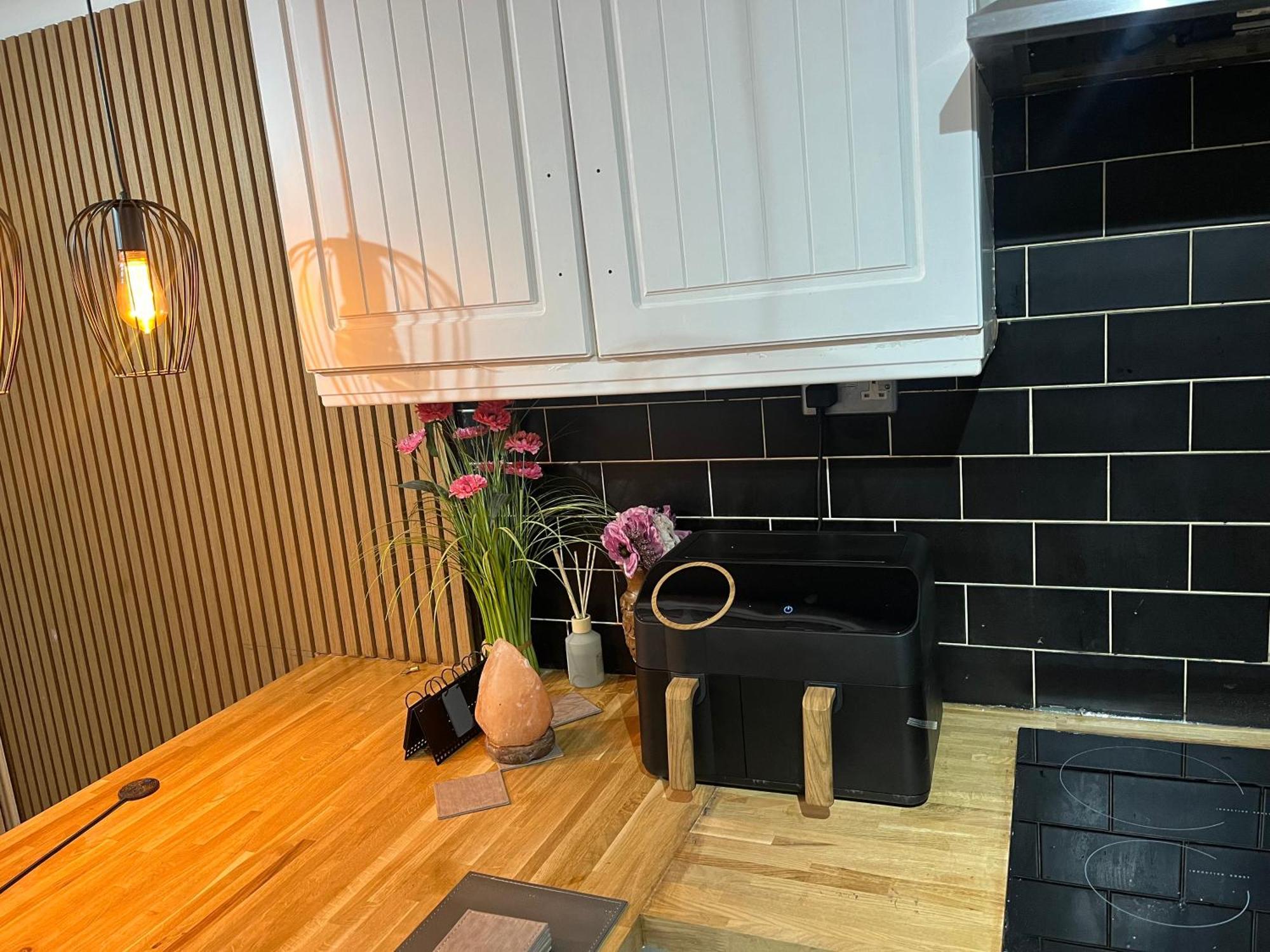 Charming Retreat Lodge Leeds (West Yorkshire)