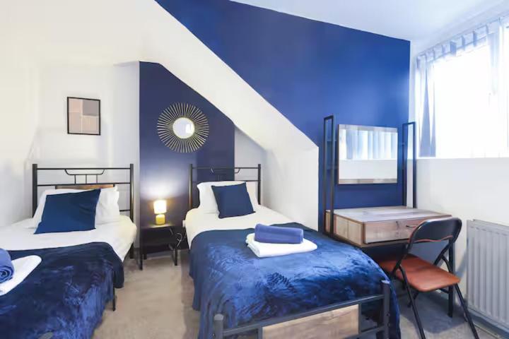 Pet-Friendly 3Br Home, Sleeps 7, 1 Mile From City Centre Apartment *