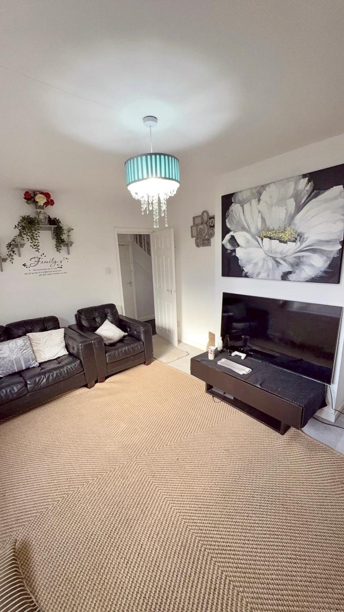 4 Spacious Bedroom House Seacroft With A Drive Villa Leeds (West Yorkshire)