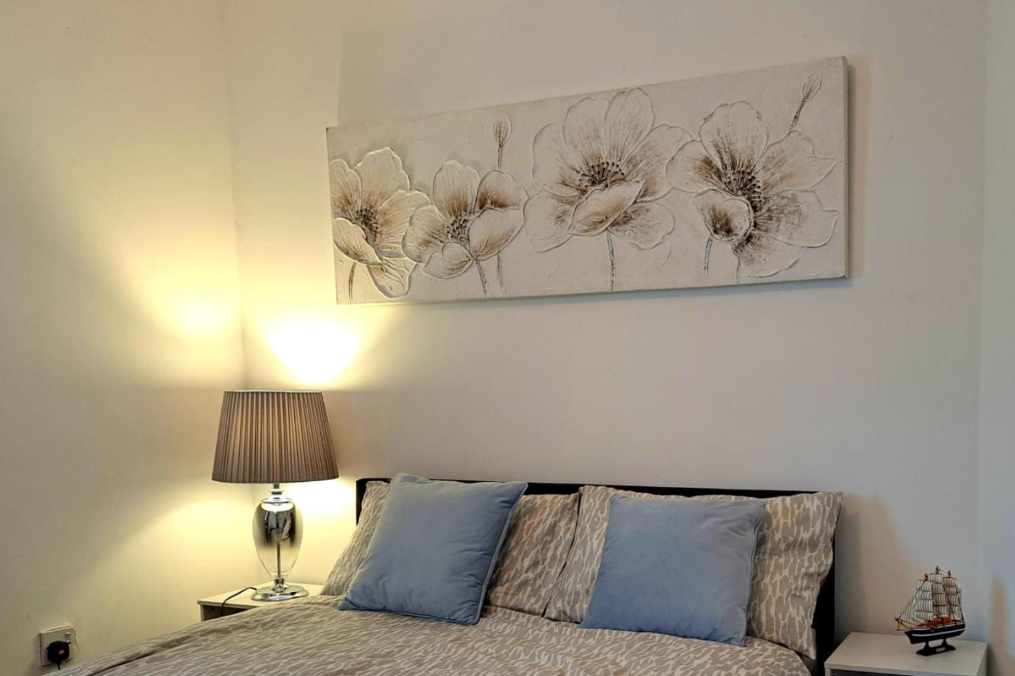 2 Bedroom House In Leeds - Sleeps 5 Wifi Parking Holiday home