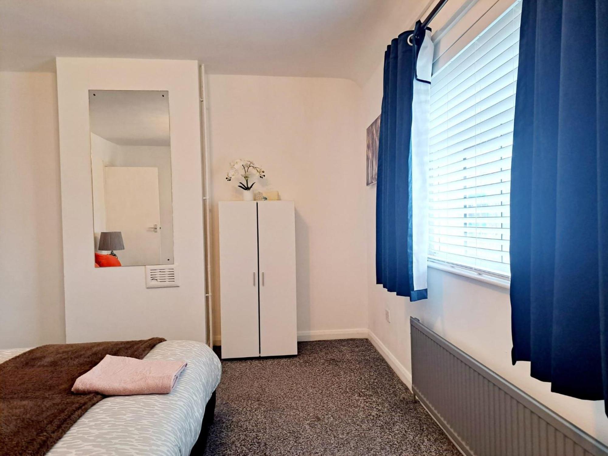2 Bedroom House In Leeds - Sleeps 5 Wifi Parking * Leeds (West Yorkshire)