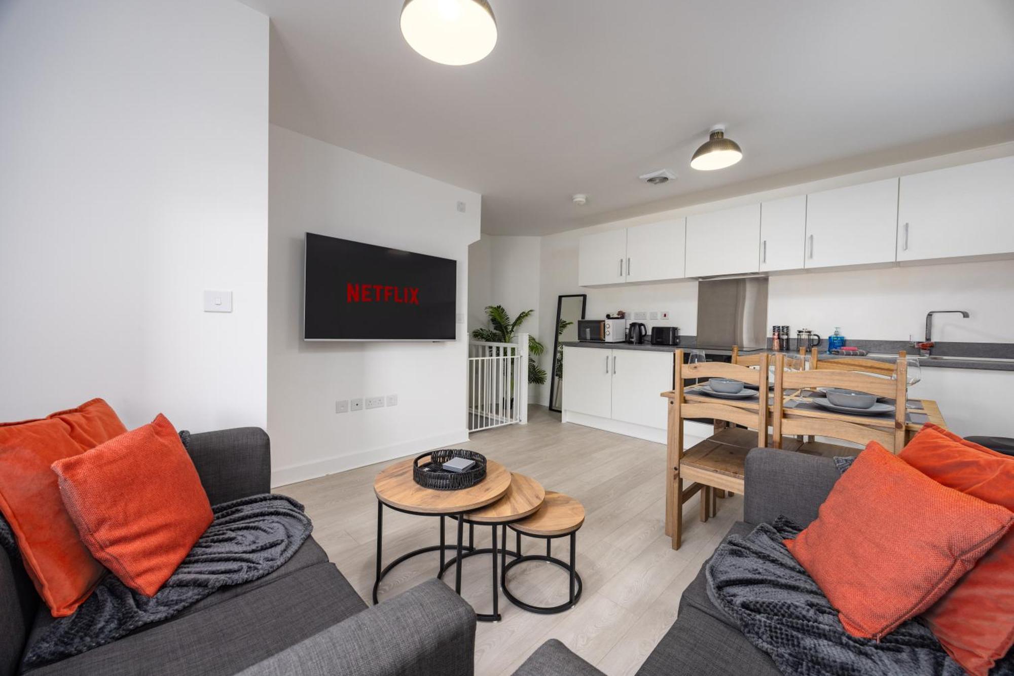Cosy Retreat By Green Haven Escapes With Free Off-Street Parking In Seacroft * Leeds (West Yorkshire)