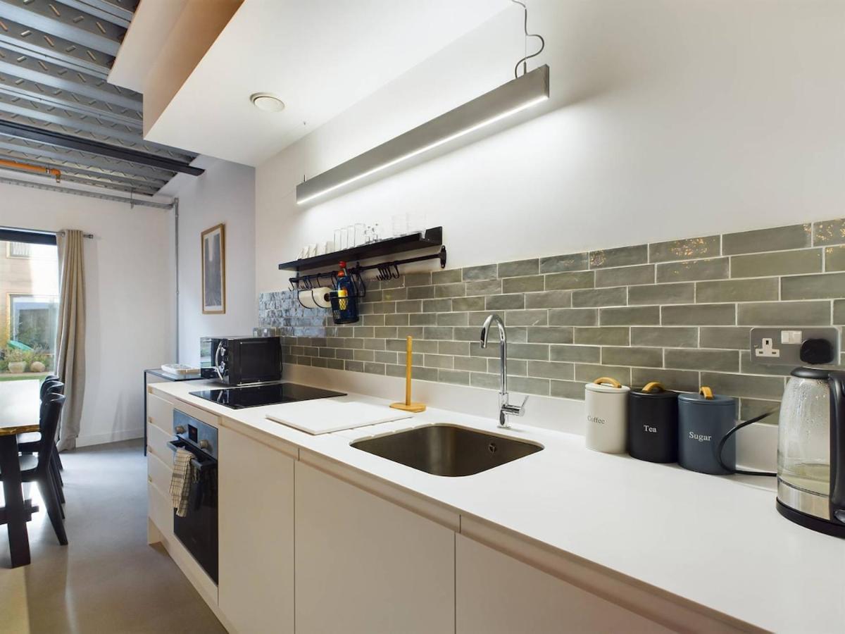 Leeds Oakwood Royale -leeds -2 Beds Apartment *