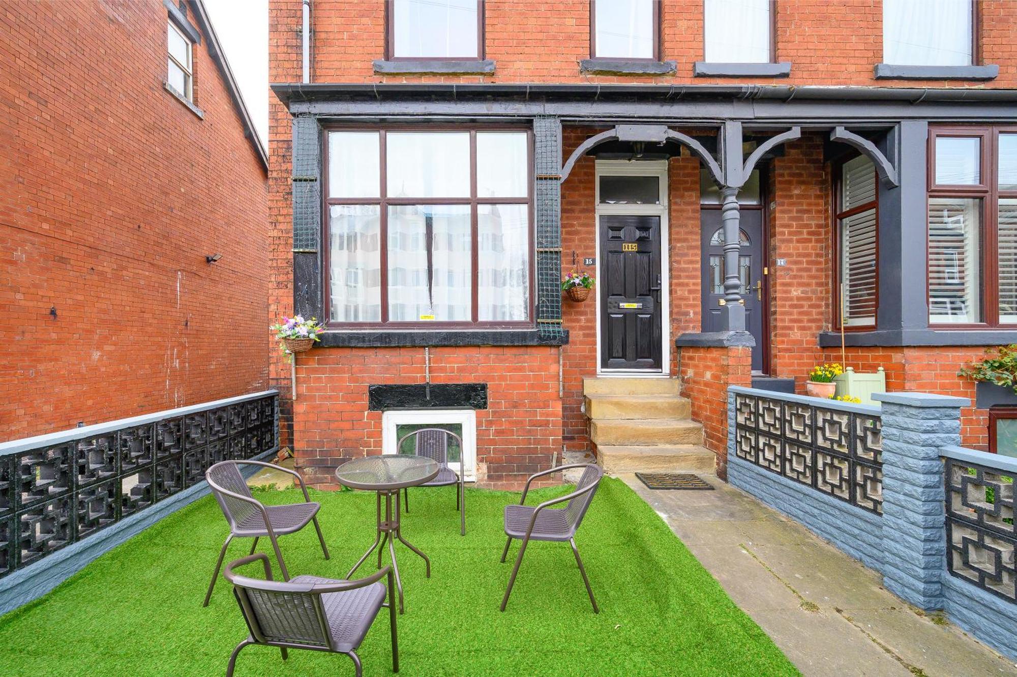 -re15cfa- For Relaxed And Cosy With Free Parking Guest house *