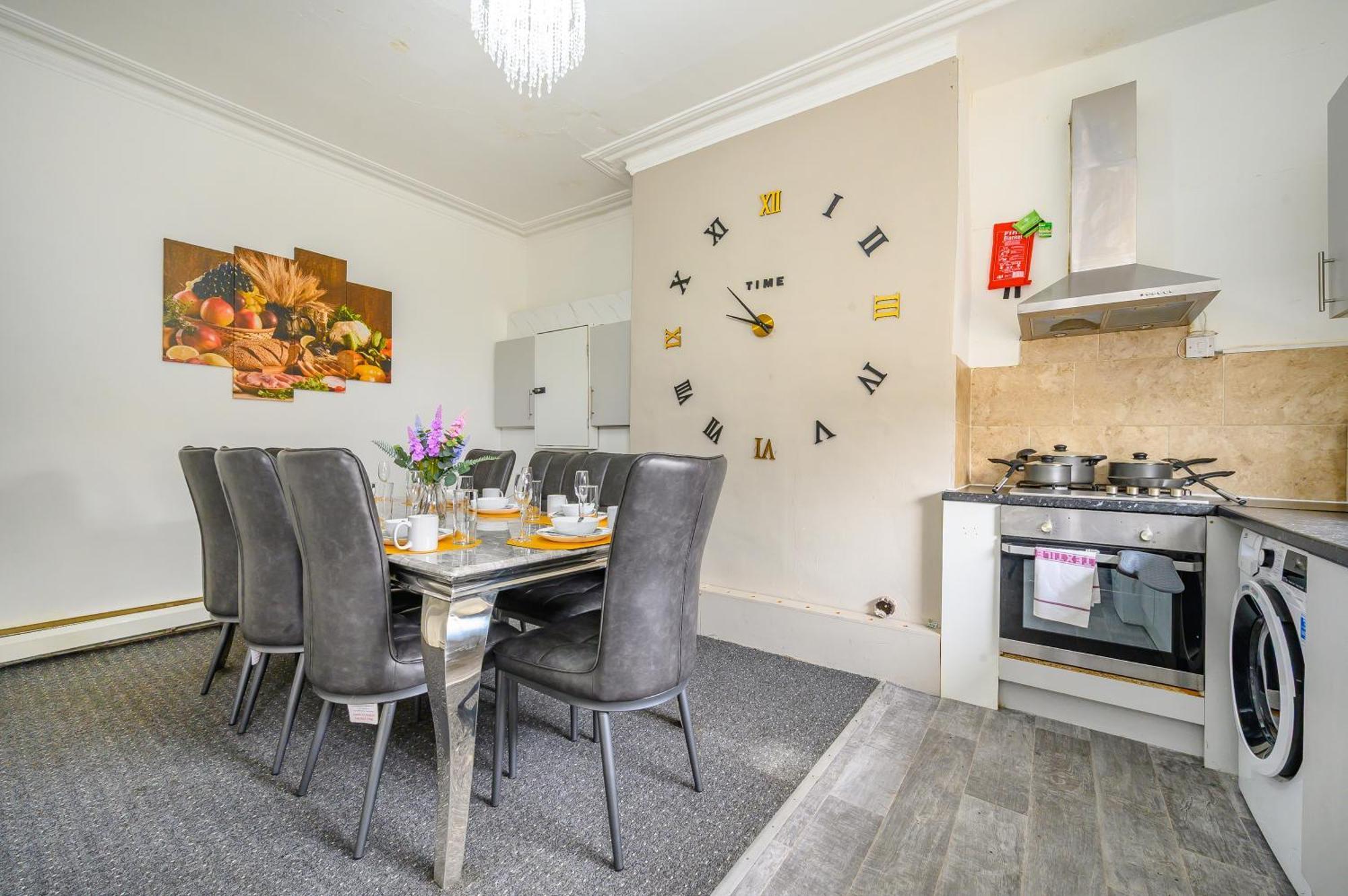 -rd15cfa- For Relaxed And Cosy With Free Parking *