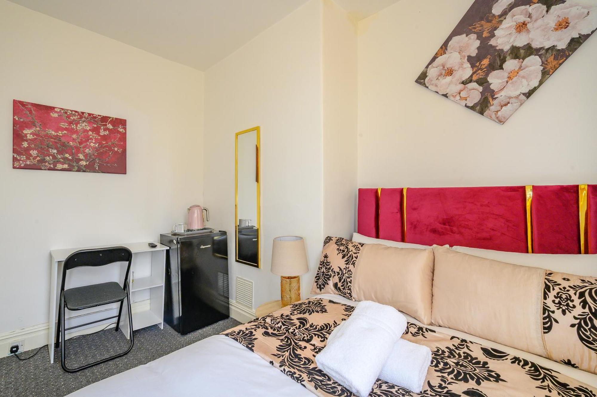 Guest house -rd15cfa- For Relaxed And Cosy With Free Parking Leeds (West Yorkshire)