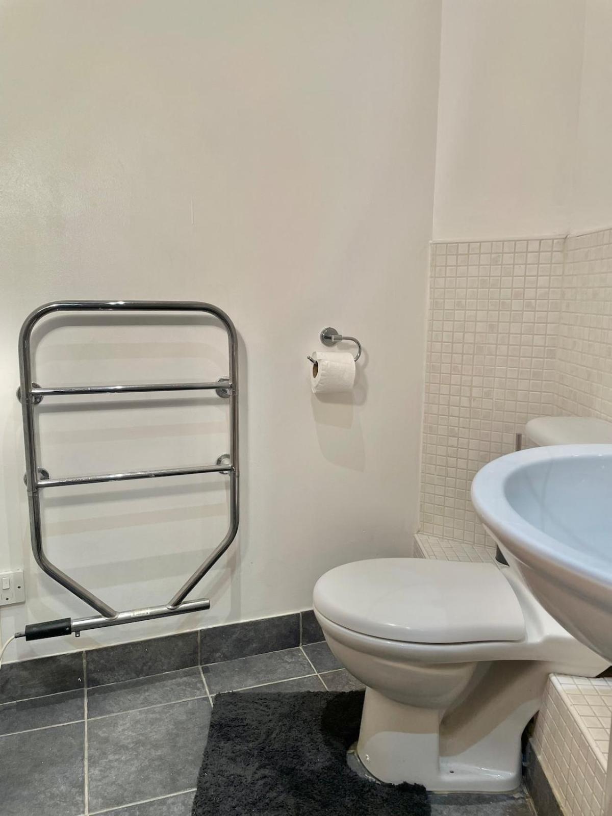 Flat By Brookland Serviced Short Lets Leeds With Free Wifi Apartment *