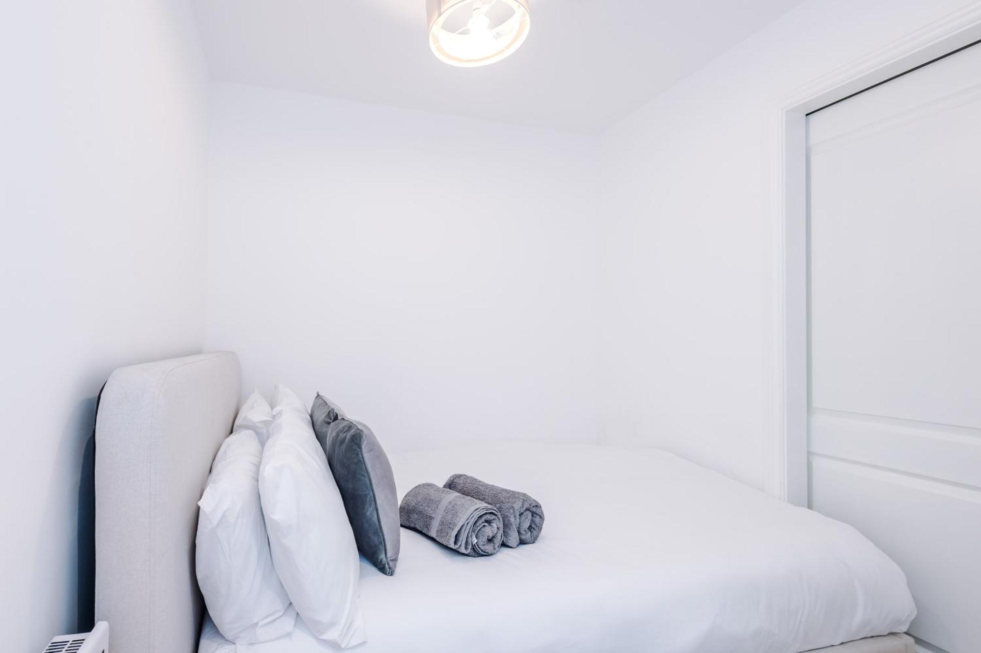 Stylish 1br In Centre Apartment *
