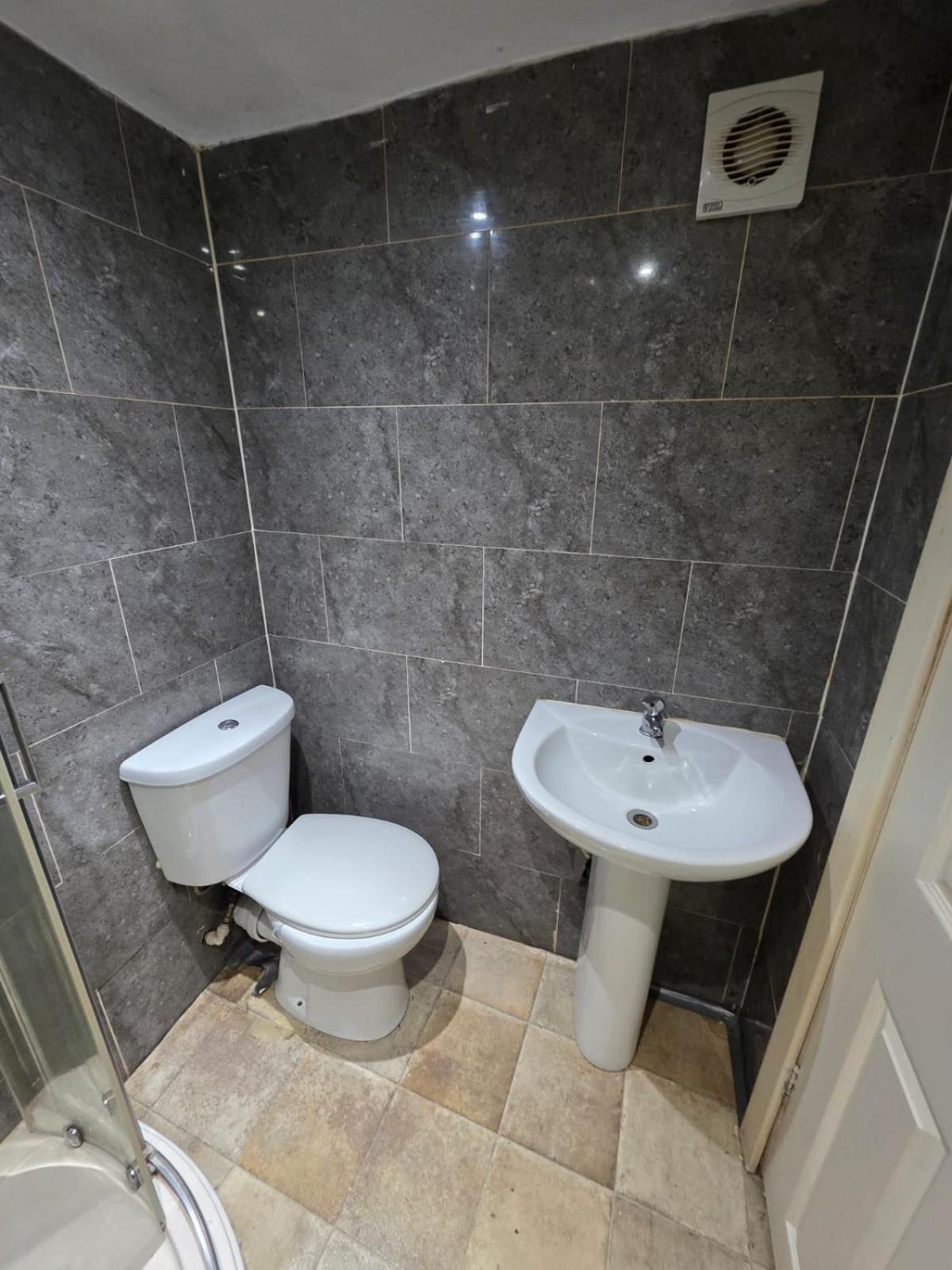 Apartment Cozy Studio Flat, 7Mins From Centre, Parking, Wifi & Netflix *