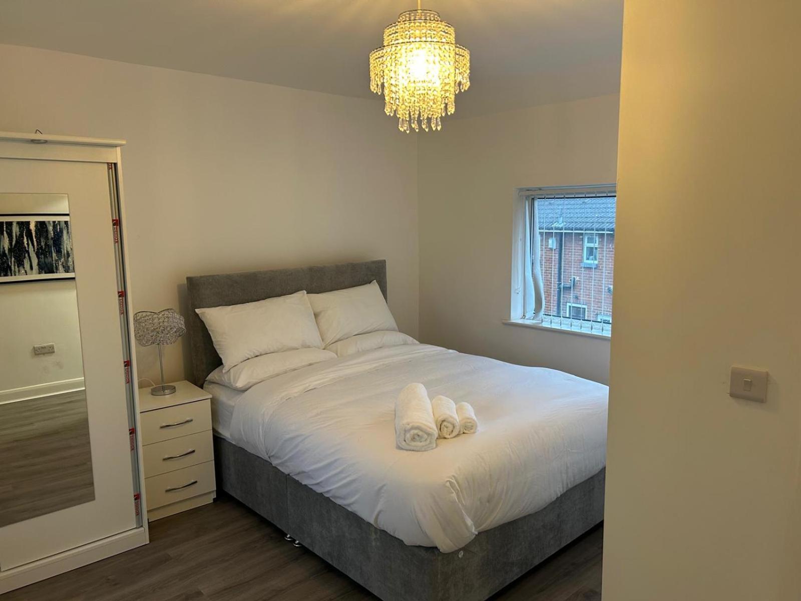 Stylish Leeds Family Holiday home