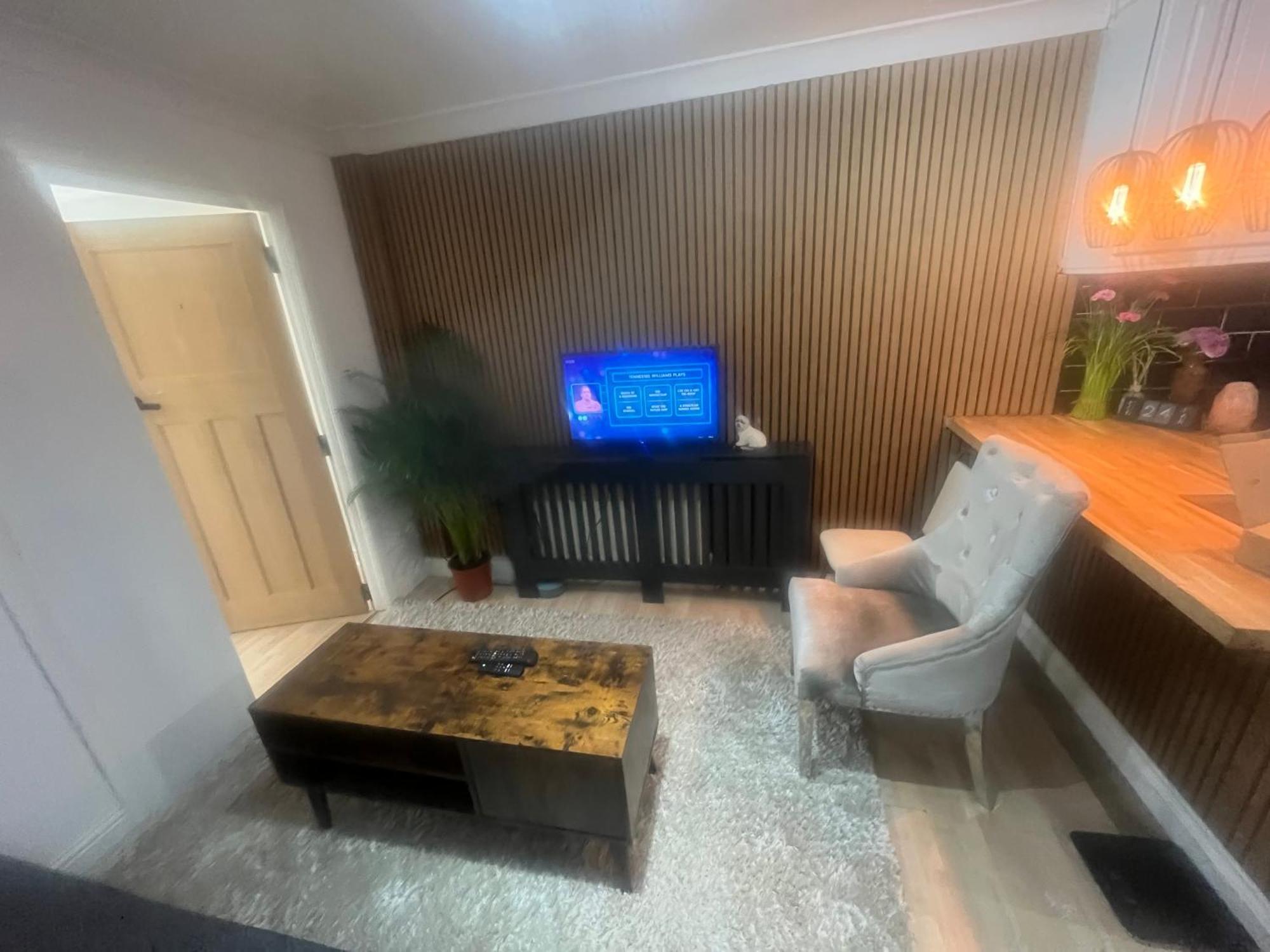 Charming Retreat Lodge Leeds (West Yorkshire)