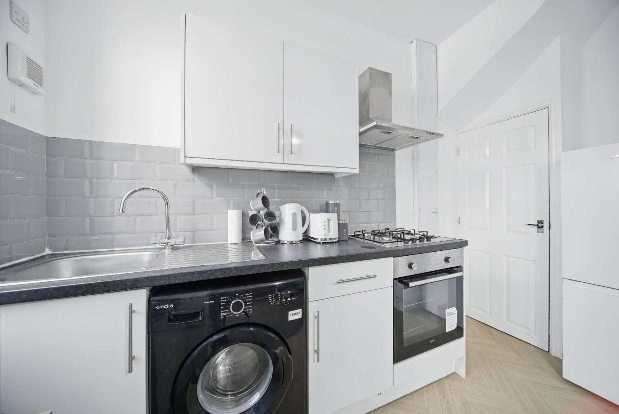 Holiday home Spacious 3-bedroom In Leeds *