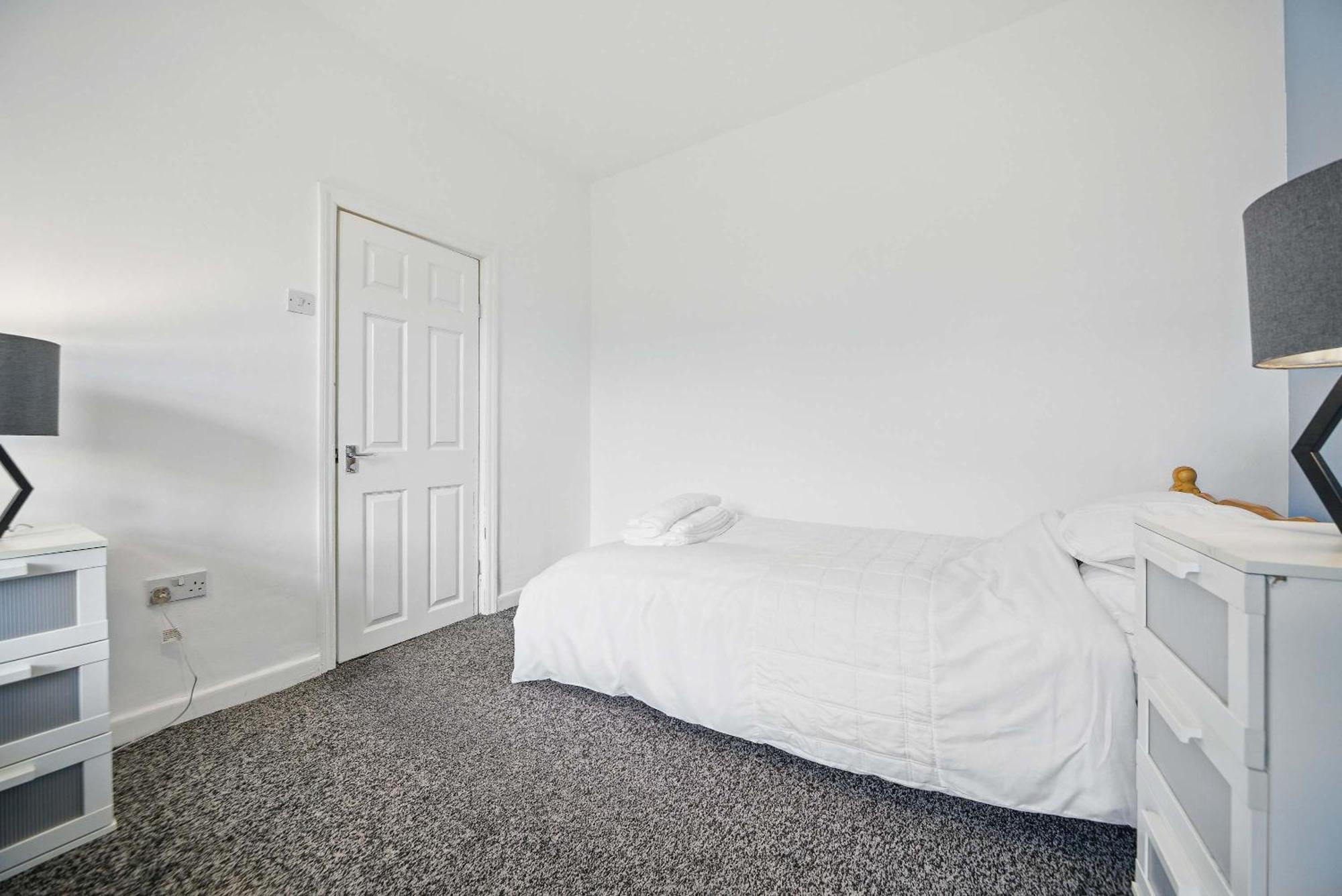Spacious 3-bedroom In Leeds Holiday home *