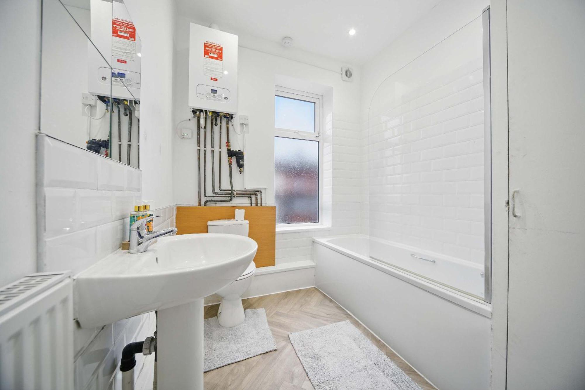 Holiday home Spacious 3-bedroom In Leeds