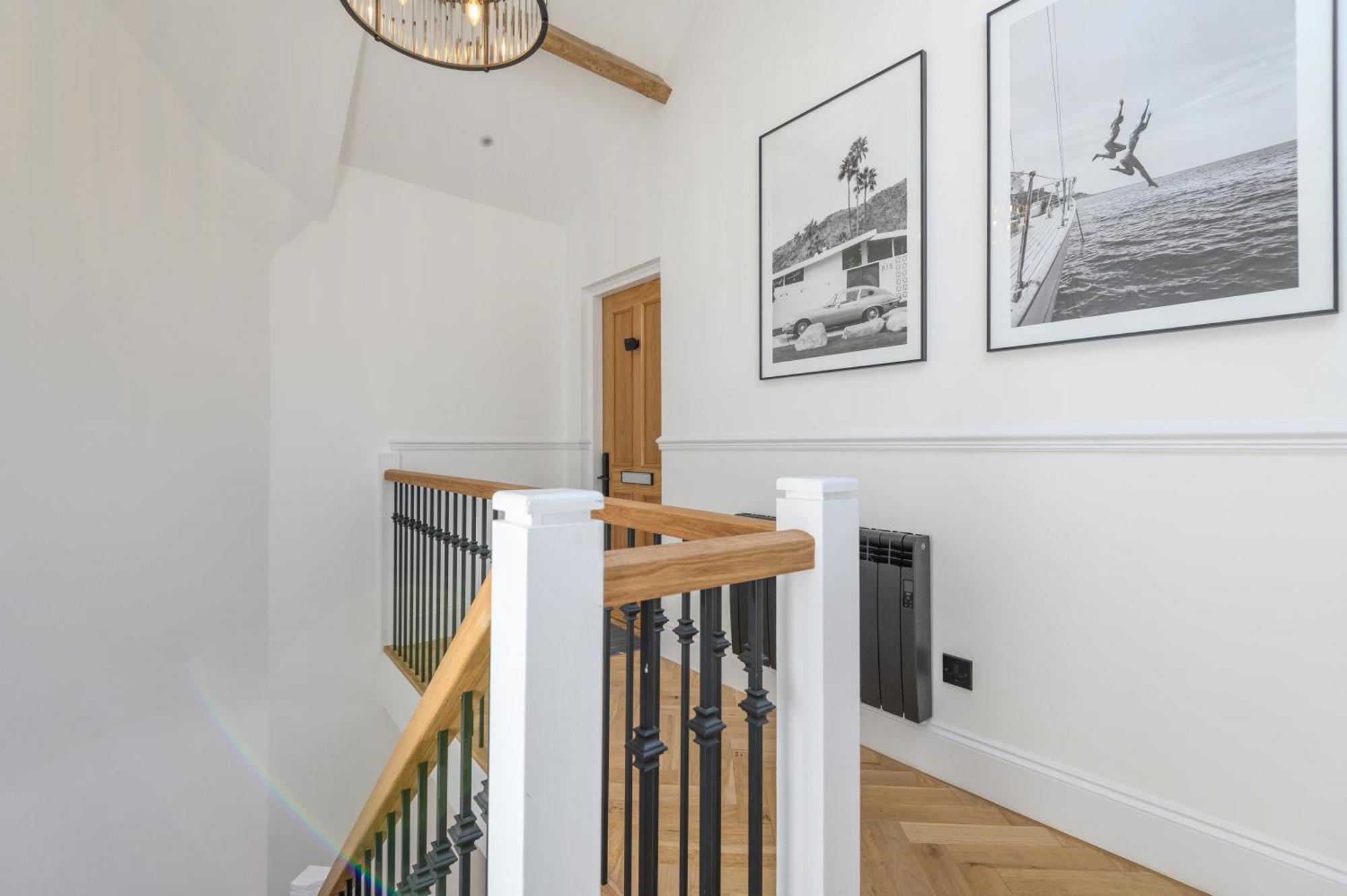 Paradise Boutique Penthouse - Center - Steps To Ivy Apartment