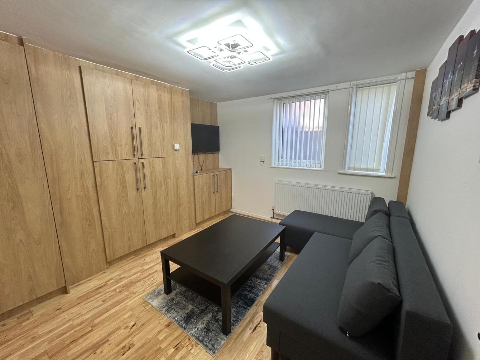 Cozy Flat At Centres Door Step Bed & Breakfast *