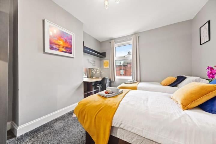 2br Cozy - Near St James, Free Parking * Leeds (West Yorkshire)