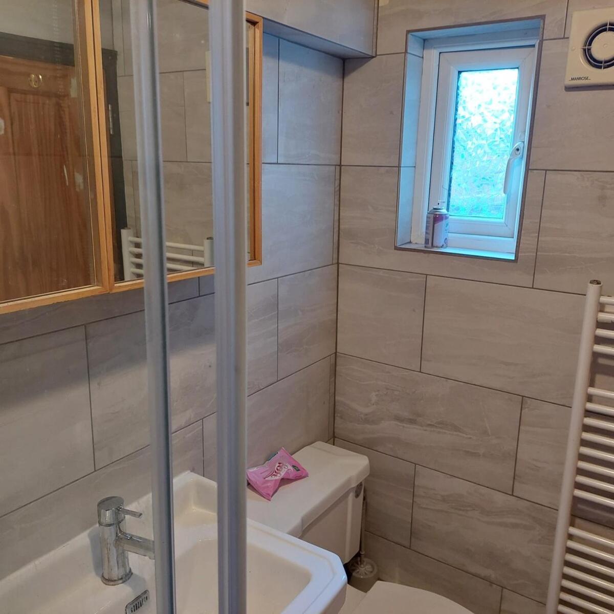 Apartment One Bedroom Basement Flat Leeds (West Yorkshire)