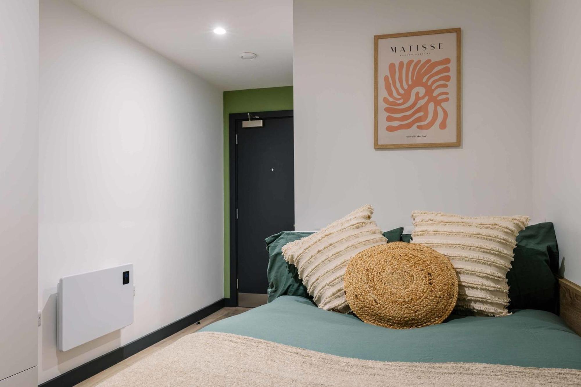 Leonardo Living Modern & Ensuites In Apartment