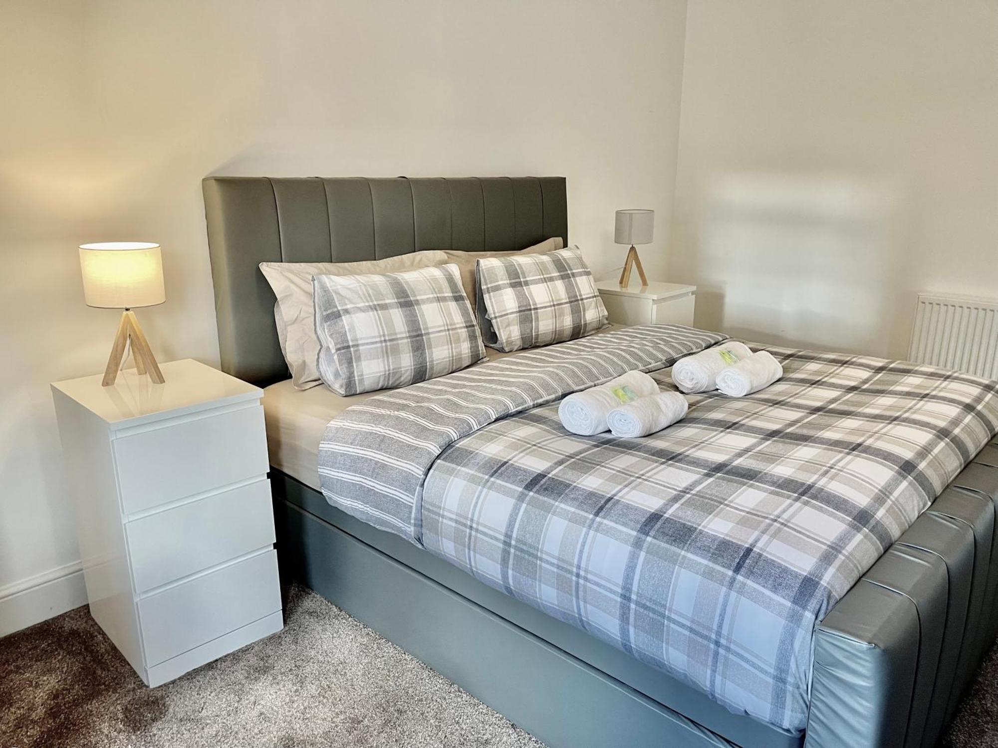 Apartment Holdsworth House