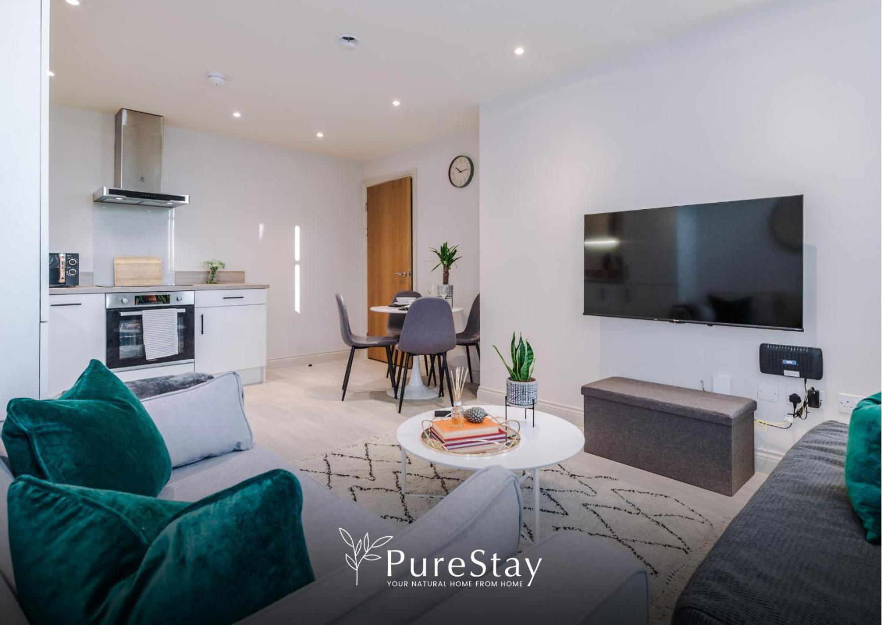 Beautifully Furnished Leeds Sleeps 5 Apartment