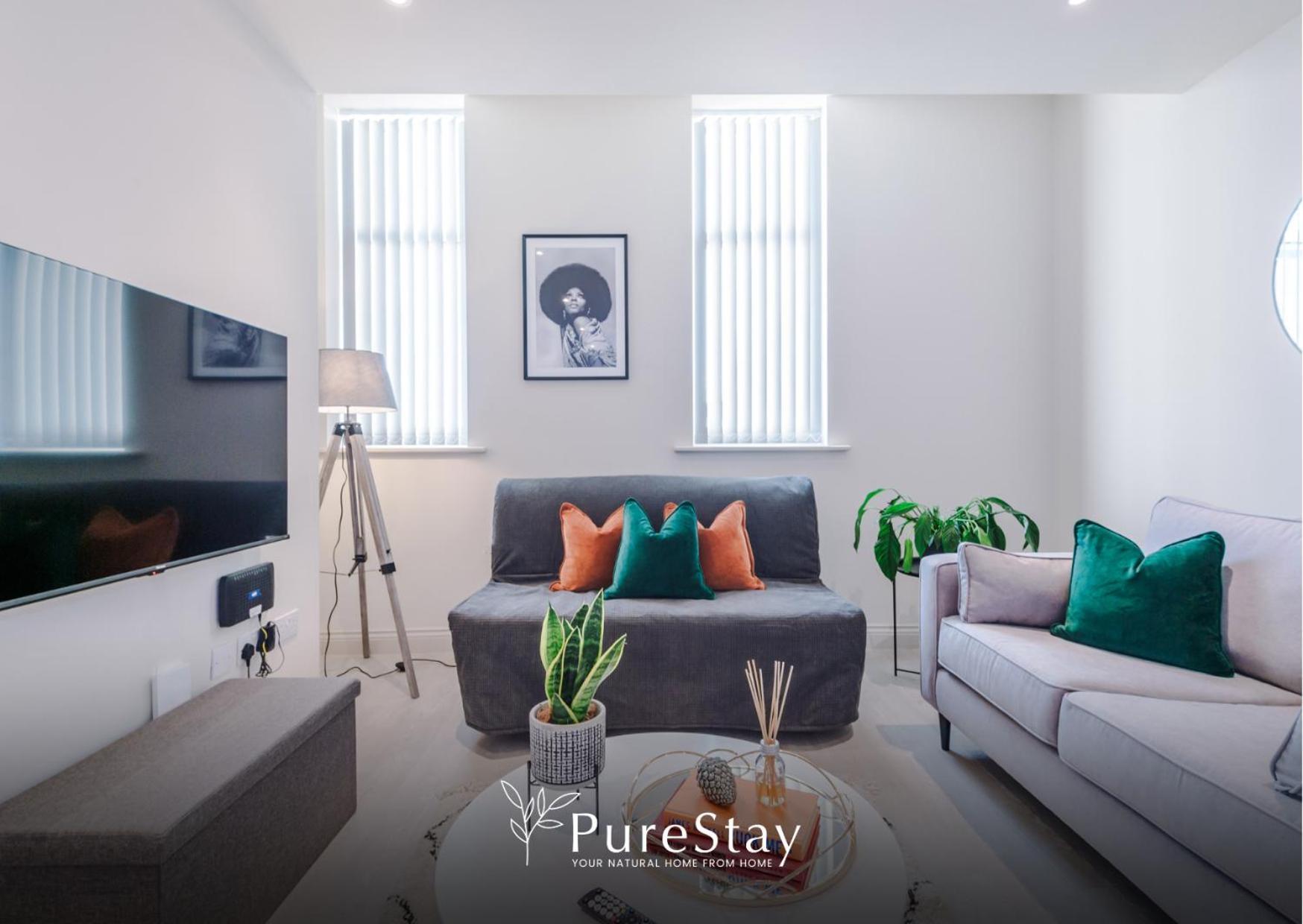 Beautifully Furnished Leeds Sleeps 5 Apartment