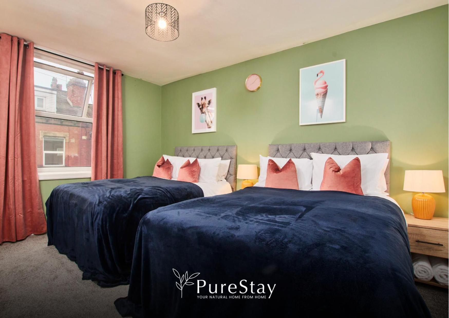 Large Leeds With Free Parking Sleeps 8 * Leeds (West Yorkshire)