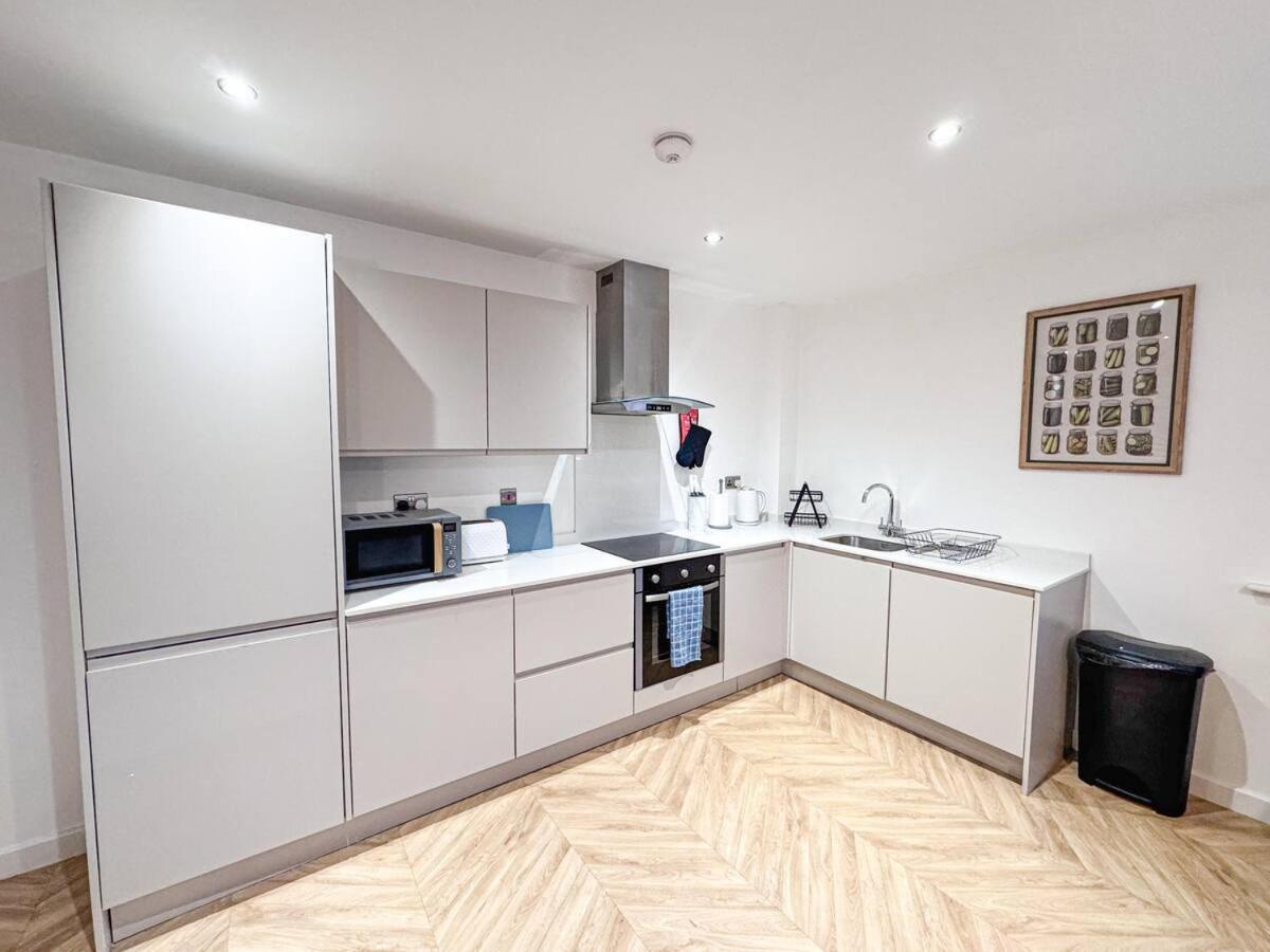 Modern 2 Bed 2 Bath Free Parking & Fast Wifi *
