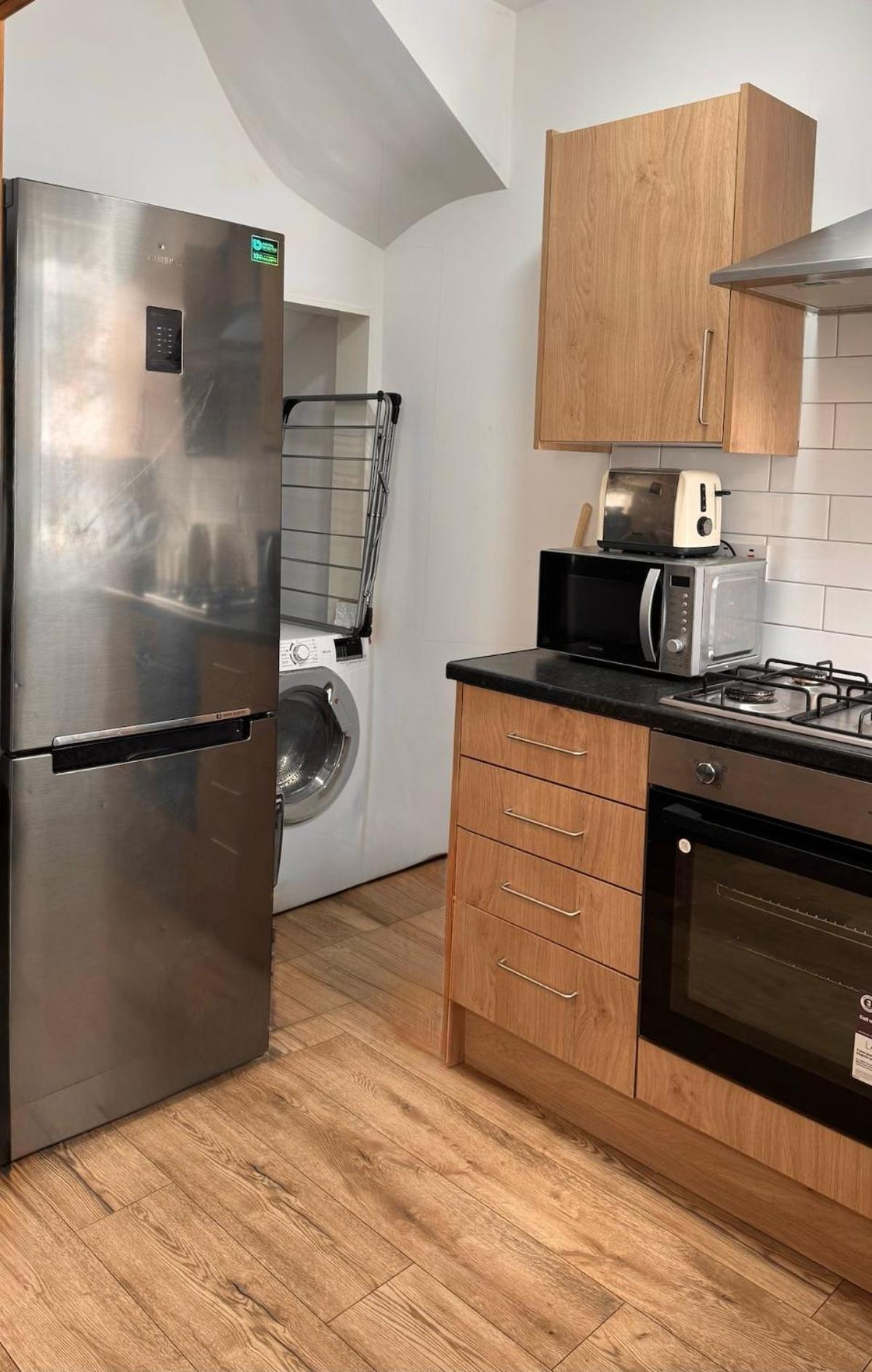 Cozy 2 Bedroom House, Sleeps 6 * Leeds (West Yorkshire)