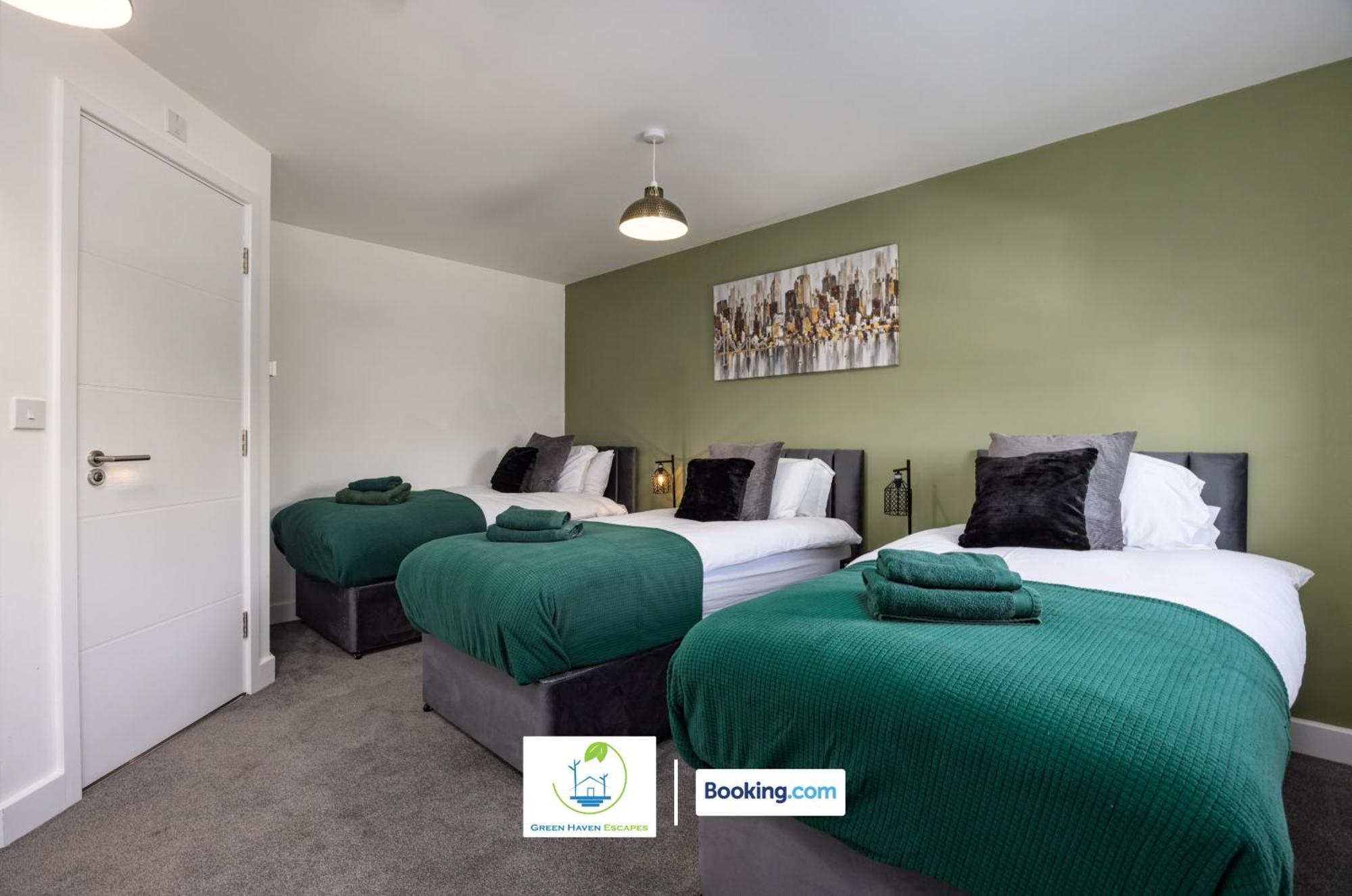 Cosy Retreat By Green Haven Escapes With Free Off-Street Parking In Seacroft Apartment *