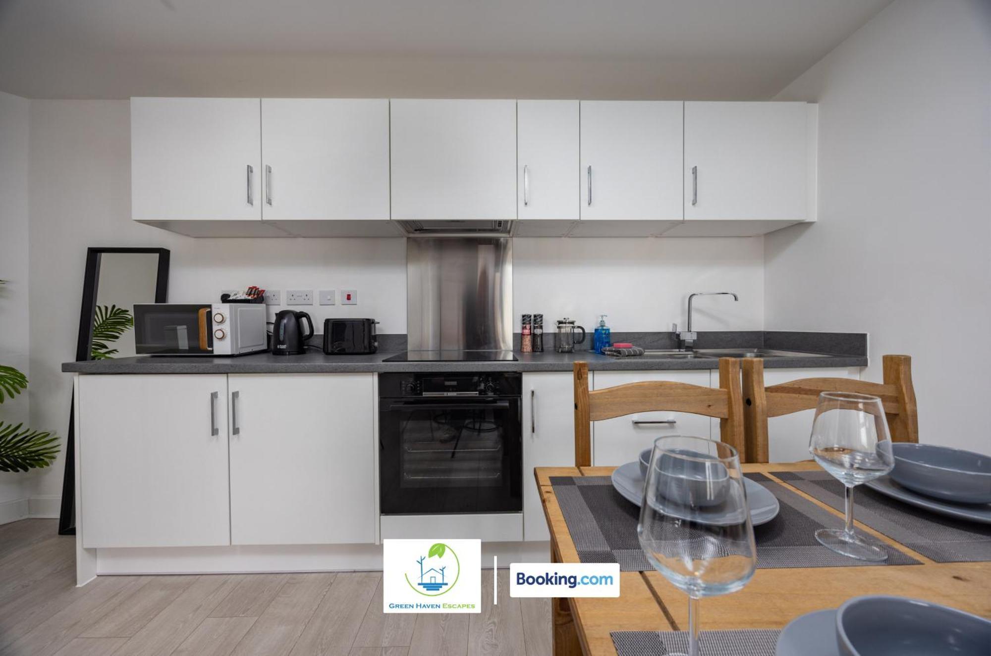 Cosy Retreat By Green Haven Escapes With Free Off-Street Parking In Seacroft *