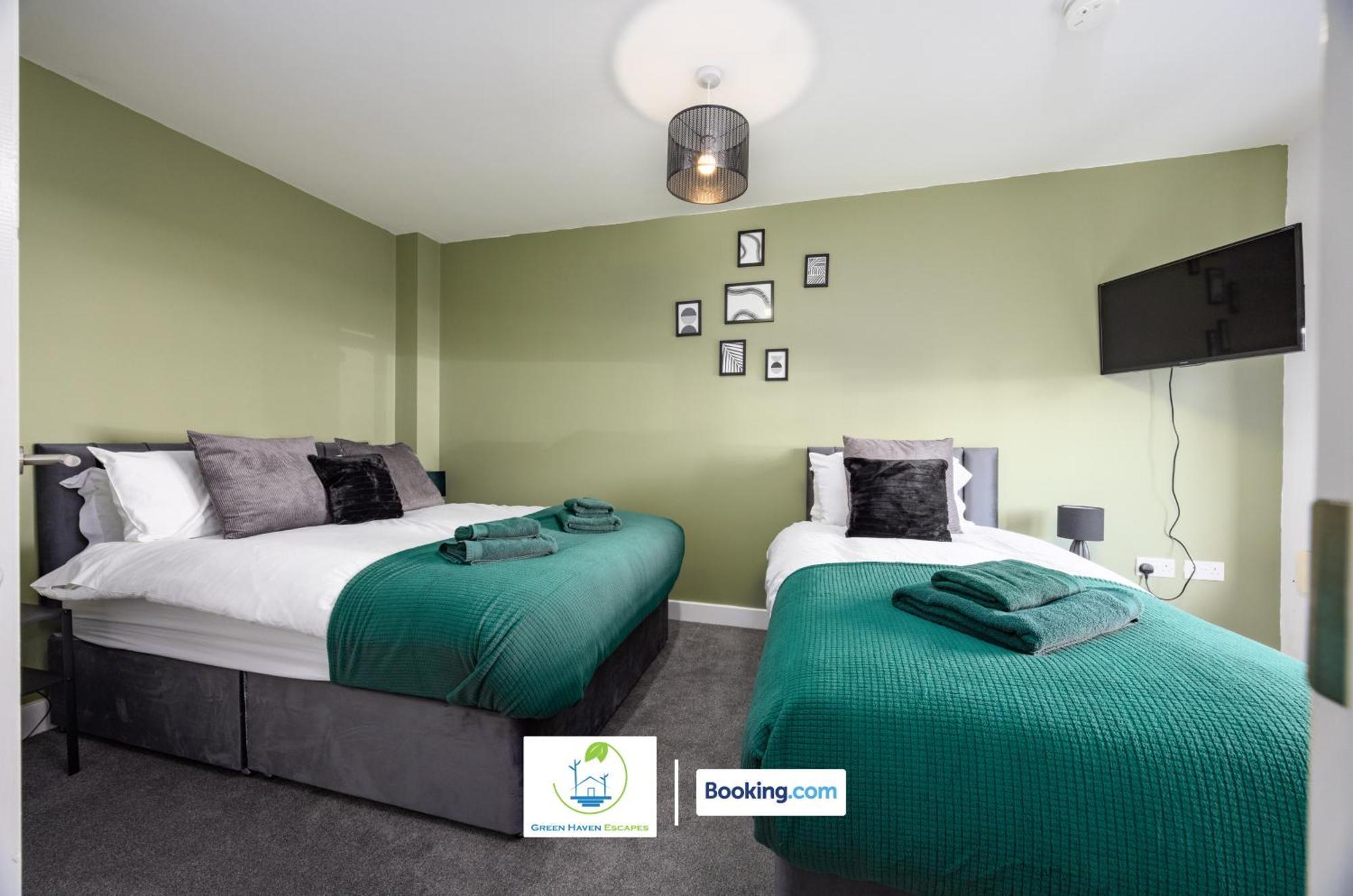 Cosy Retreat By Green Haven Escapes With Free Off-Street Parking In Seacroft Apartment Leeds (West Yorkshire)