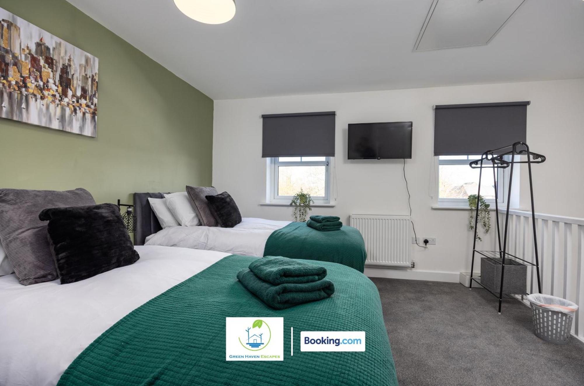 Cosy Retreat By Green Haven Escapes With Free Off-Street Parking In Seacroft Apartment *
